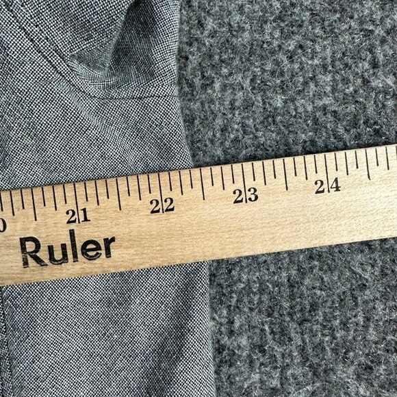 Under Armour Performance Oxford Shirt L Gray Solid Button Down Collar OCBD - Picture 3 of 8